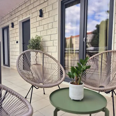 Dalmatian Elegant In The Center Lägenhet